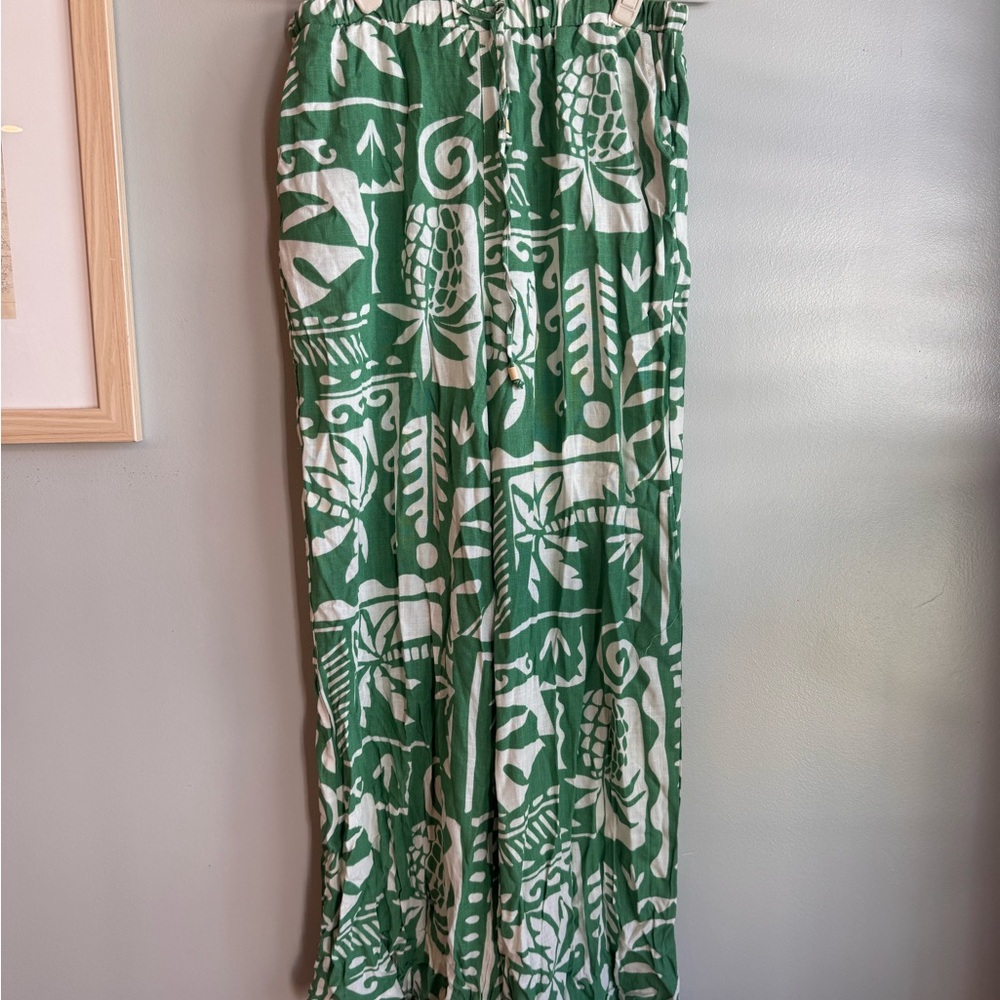 Pink Lily New In green pants M